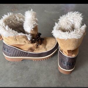 Sorel Tan and Brown Kids Snow Boots youth size 1
